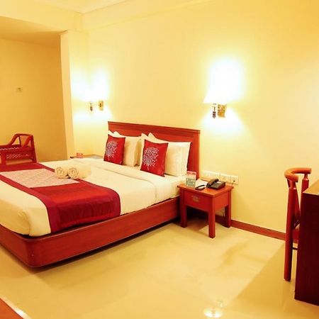 Hotel Archana Inn Kochi Esterno foto