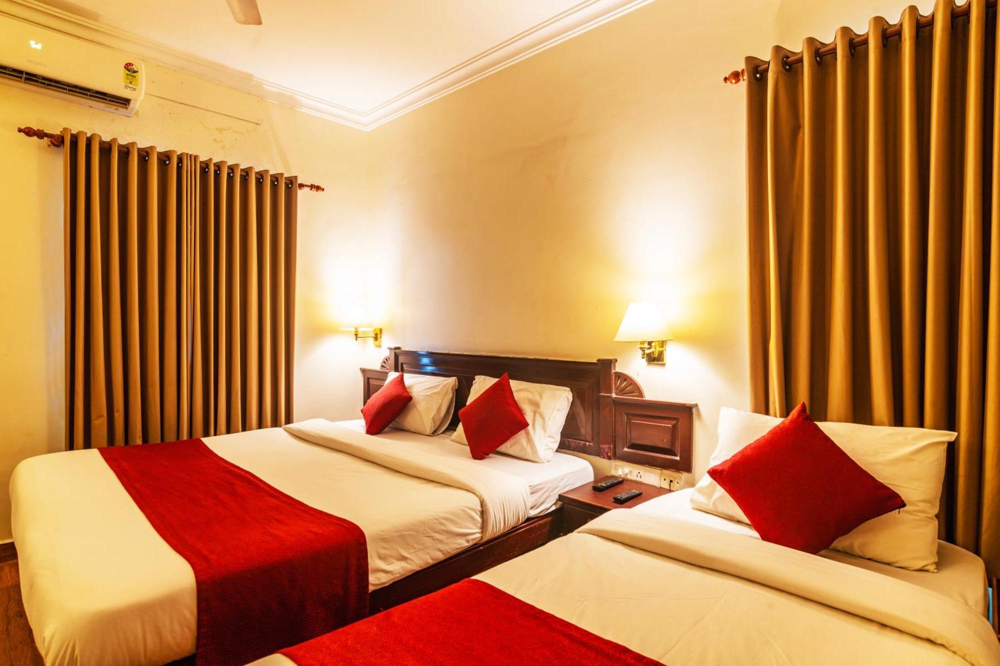 Hotel Archana Inn Kochi Esterno foto