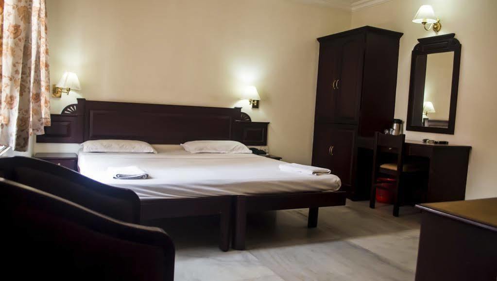 Hotel Archana Inn Kochi Esterno foto