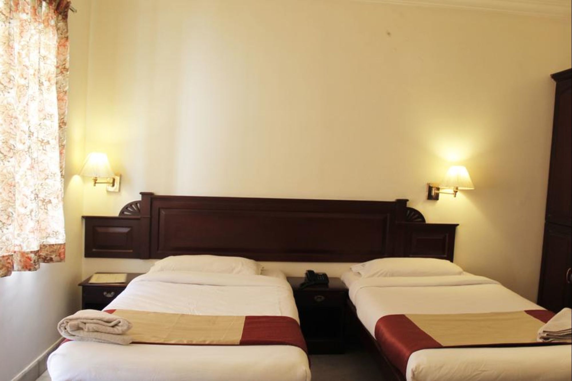 Hotel Archana Inn Kochi Esterno foto