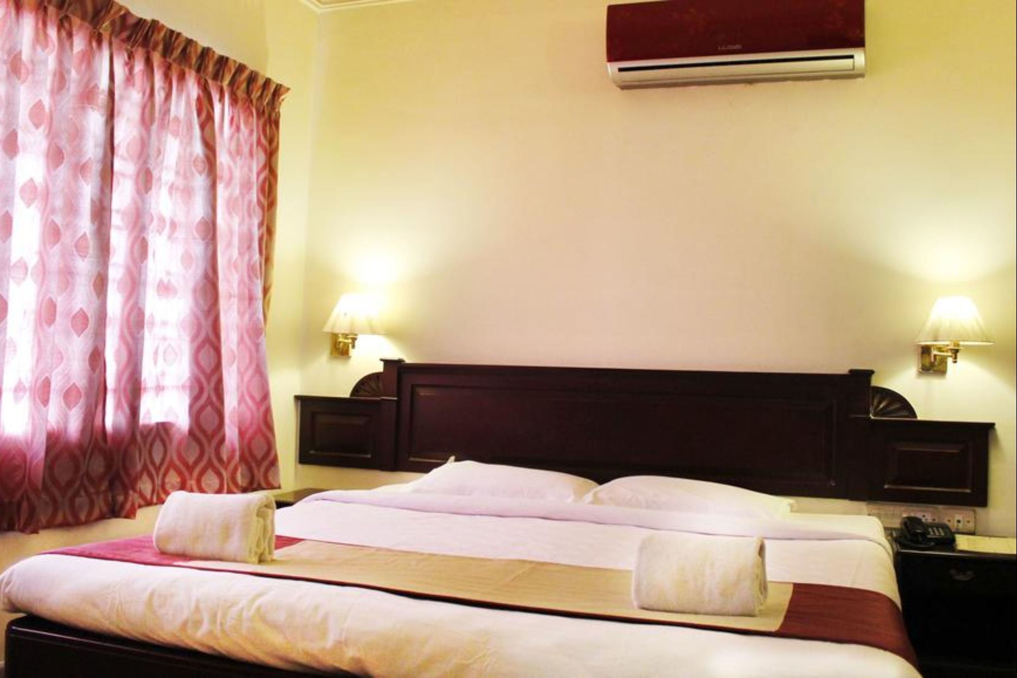 Hotel Archana Inn Kochi Esterno foto